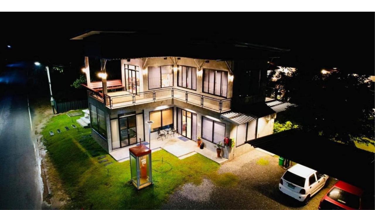 บ้านต้นไม้โฮมสเตย์อุทัยธานี エクステリア 写真