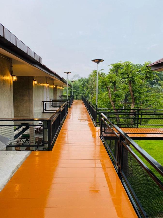 บ้านต้นไม้โฮมสเตย์อุทัยธานี エクステリア 写真