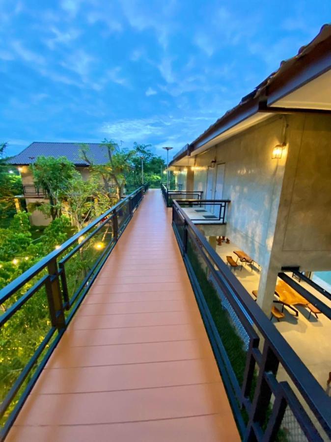 บ้านต้นไม้โฮมสเตย์อุทัยธานี エクステリア 写真