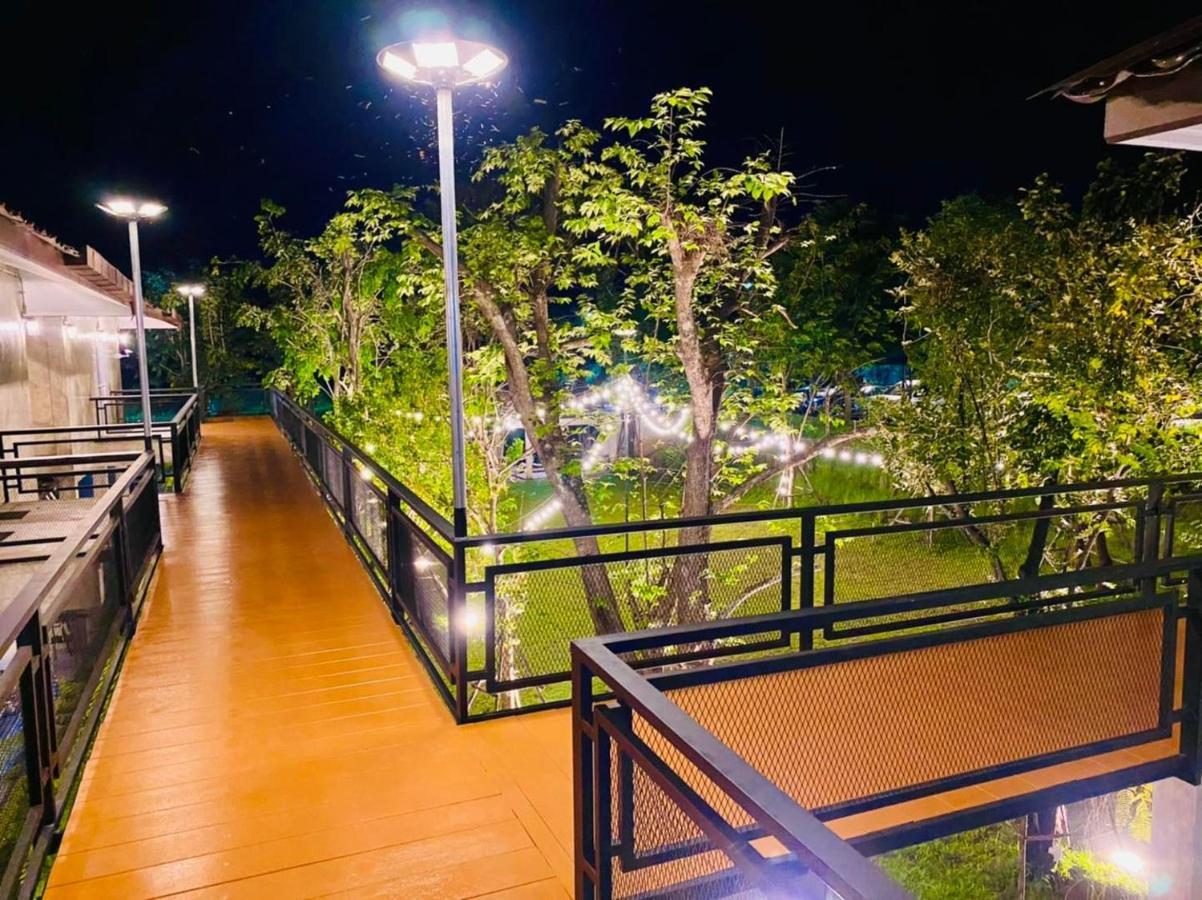 บ้านต้นไม้โฮมสเตย์อุทัยธานี エクステリア 写真