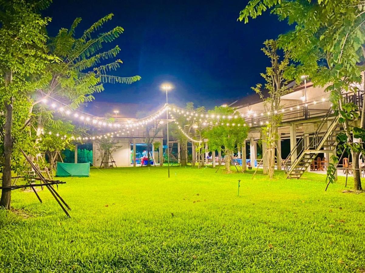 บ้านต้นไม้โฮมสเตย์อุทัยธานี エクステリア 写真