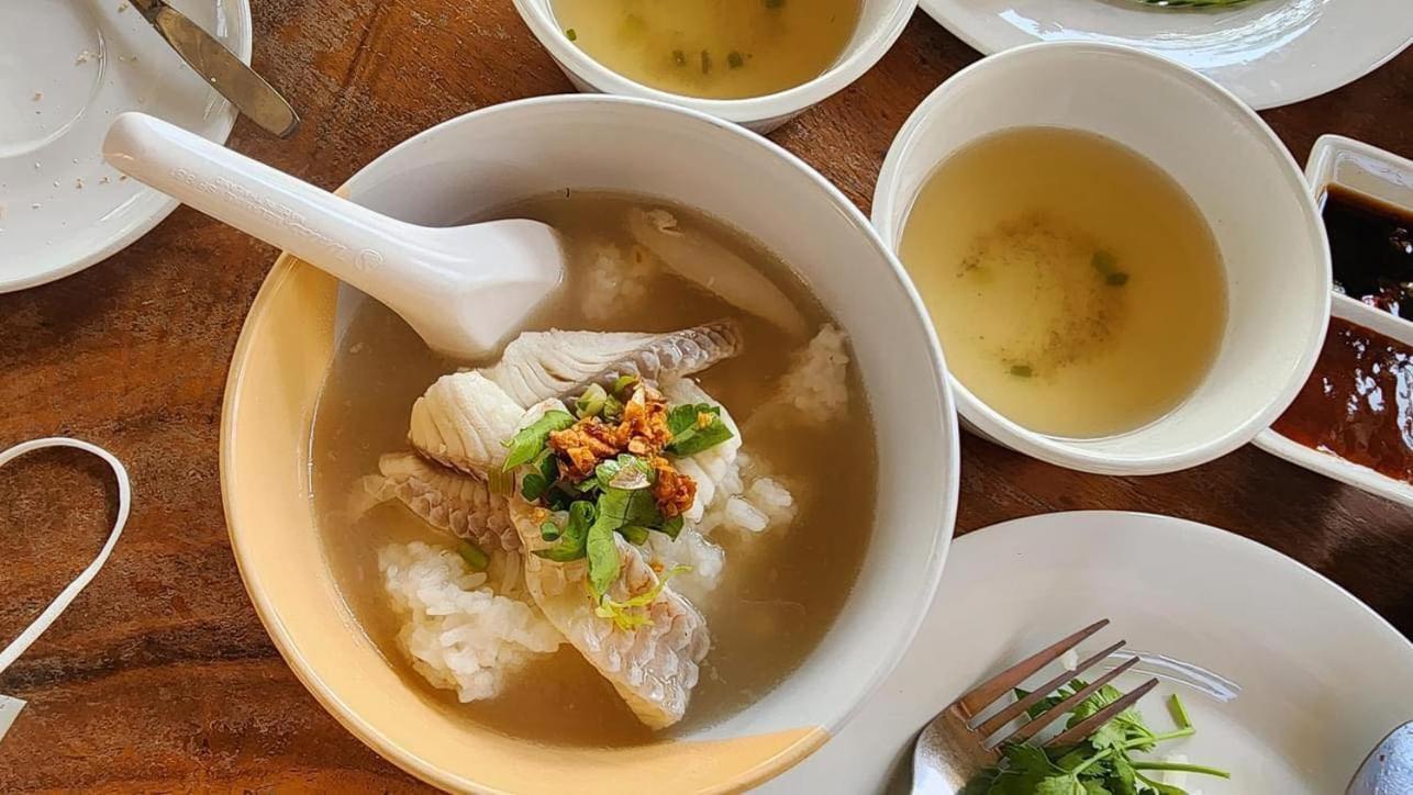 บ้านต้นไม้โฮมสเตย์อุทัยธานี エクステリア 写真